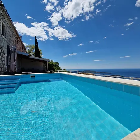 Amber's Place: Cosy House With Pool And Sea Views *