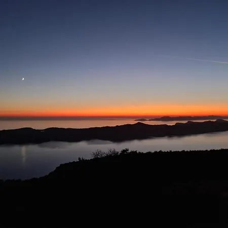 Amber's Place: Cosy House With Pool And Sea Views Feriehus