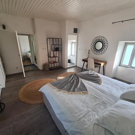 Amber's Place: Cosy House With Pool And Sea Views