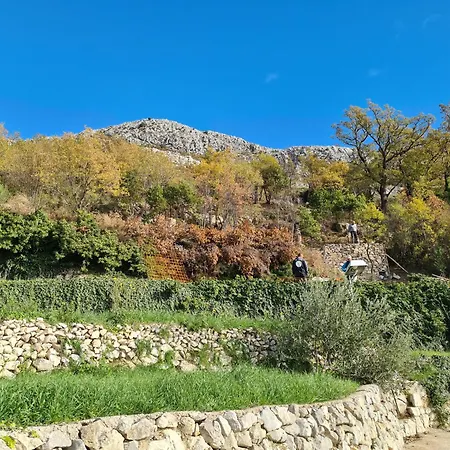 Amber's Place: Cosy House With Pool And Sea Views