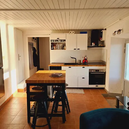 Amber's Place: Cosy House With Pool And Sea Views *