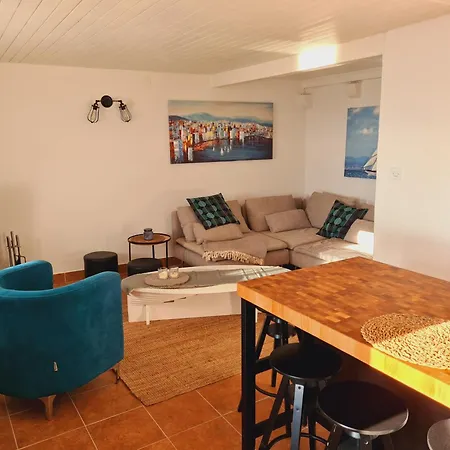 Amber's Place: Cosy House With Pool And Sea Views Feriehus *