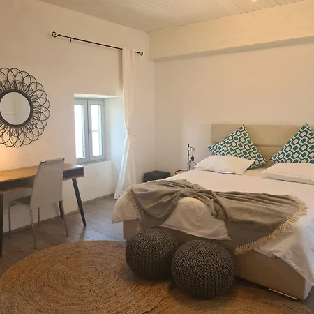 Nyaraló Amber's Place: Cosy House With Pool And Sea Views