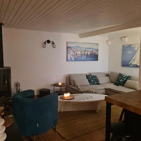 Amber's Place: Cosy House With Pool And Sea Views * Dubravica