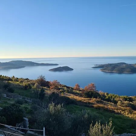 Nyaraló Amber's Place: Cosy House With Pool And Sea Views *