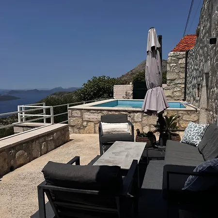 Amber Cosy House With Pool And Sea Views Feriehus Dubravica (Dubrovnik)