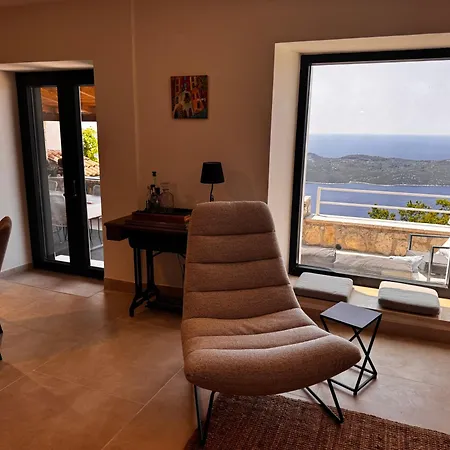 Amber Cosy House With Pool And Sea Views