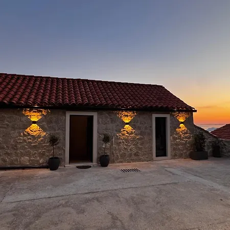 Amber Cosy House With Pool And Sea Views Feriehus *