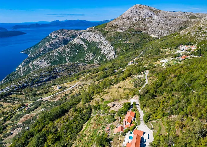 Amber's Place: Cosy House With Pool And Sea Views Ferienhaus Dubravica (Dubrovnik)