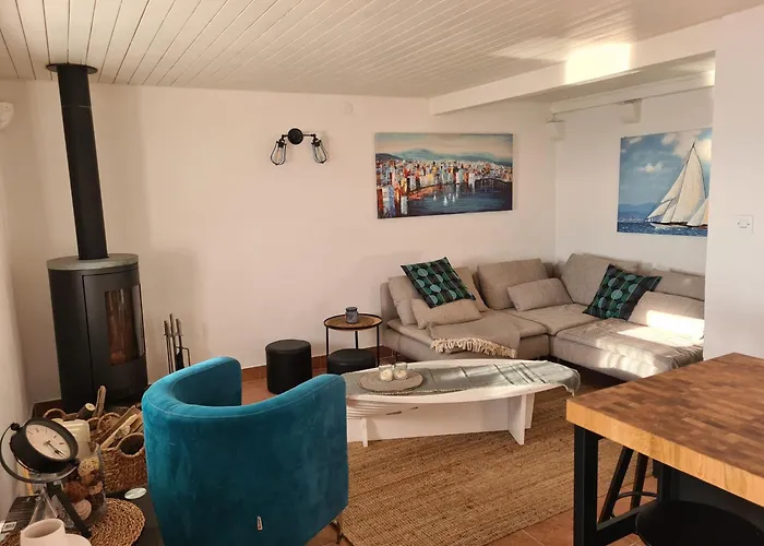 Ferienhaus Amber's Place: Cosy House With Pool And Sea Views Dubravica (Dubrovnik)